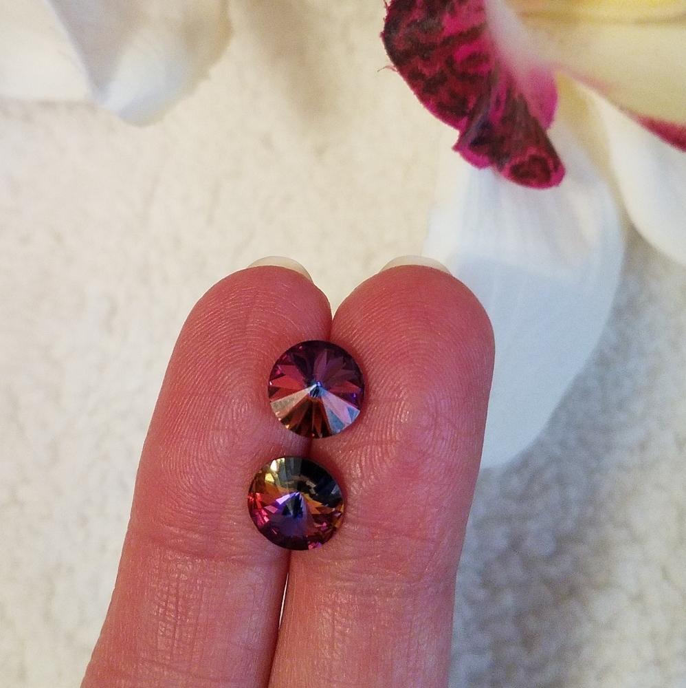 Rivoli Crystal stud earrings - Picture 2 of 6